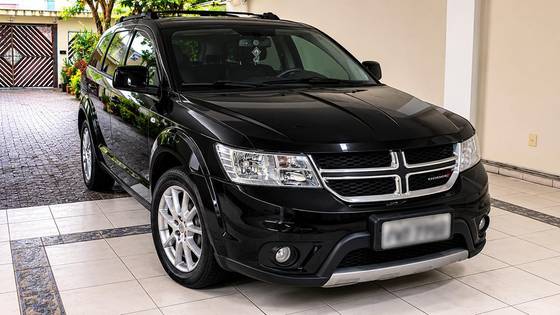 DODGE JOURNEY 3.6 RT V6 GASOLINA 4P AUTOMÁTICO DODGE JOURNEY 3.6 RT V6 GASOLINA 4P AUTOMÁTICO